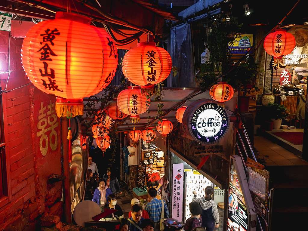 taipei night market - an unusual holiday destinations to travel off the beaten path